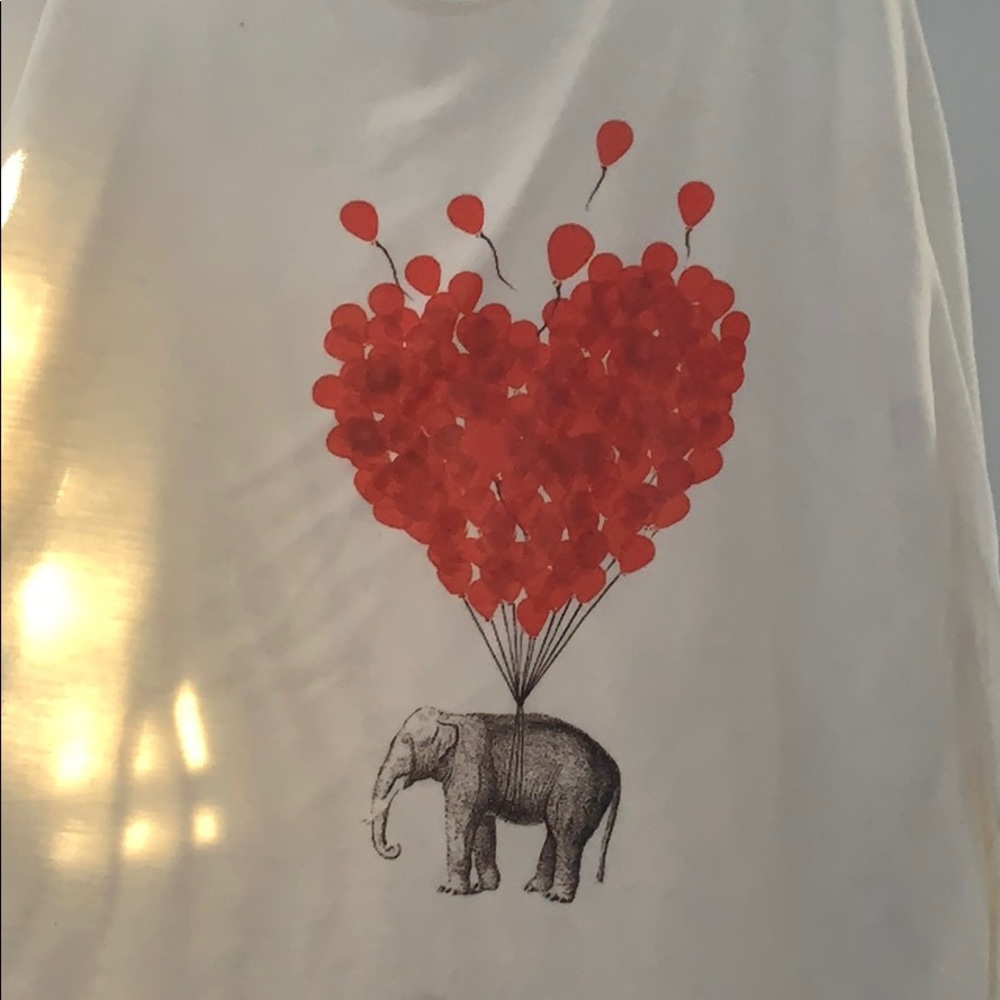 Boutique tank top. Elephant with balloons.